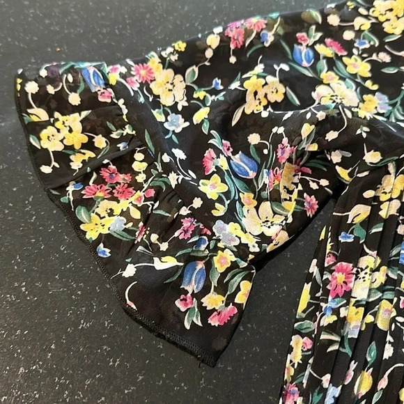 MELLODAY Mini Floral Pleat Swing Dress with short sleeve ruffle detail Size S - Picture 4 of 9